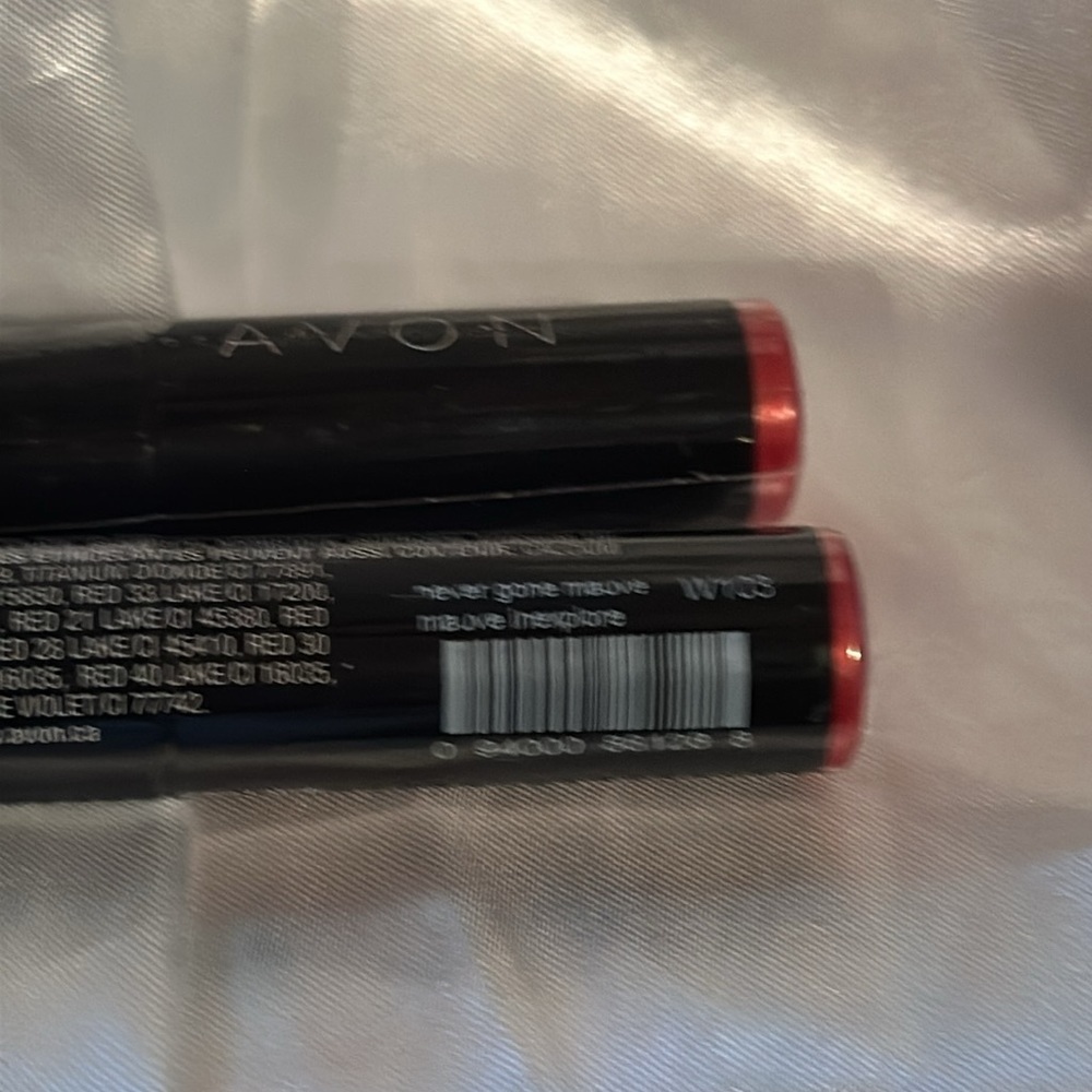 Avon Everlasting Lip Gloss (2) “Lingering Mauve” & “Lingering Plum” - Picture 4 of 7
